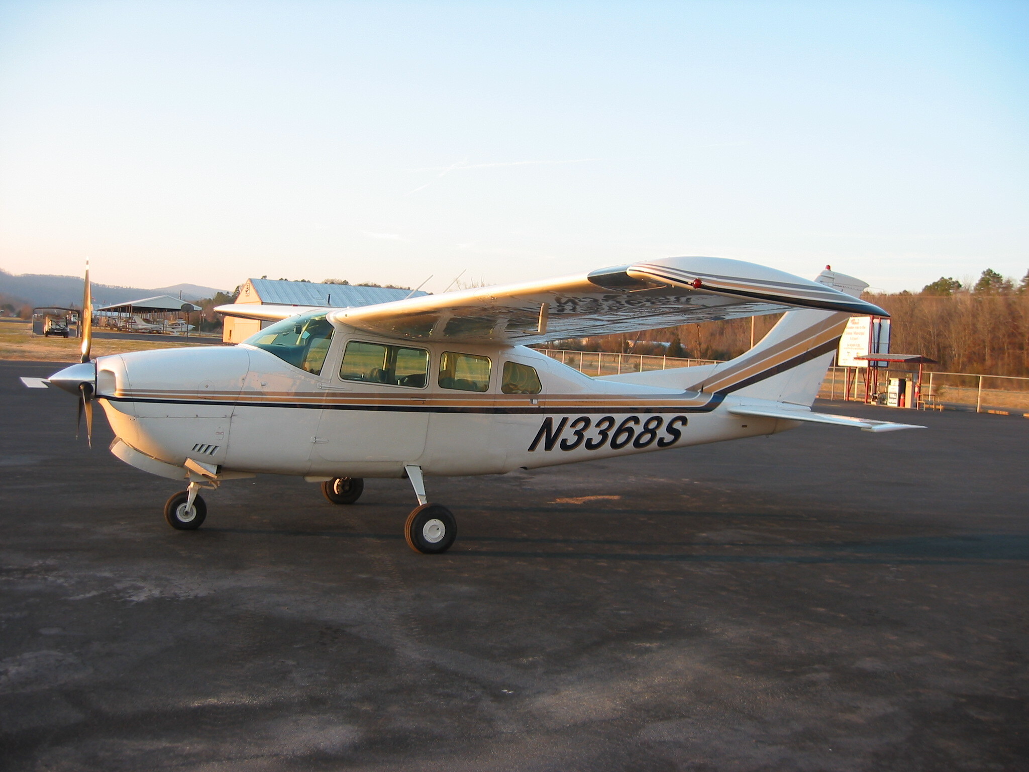 Cessna 210J